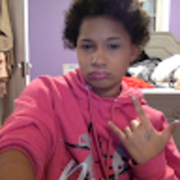 Meet your Posher, Ellie - Picture 1 of 1